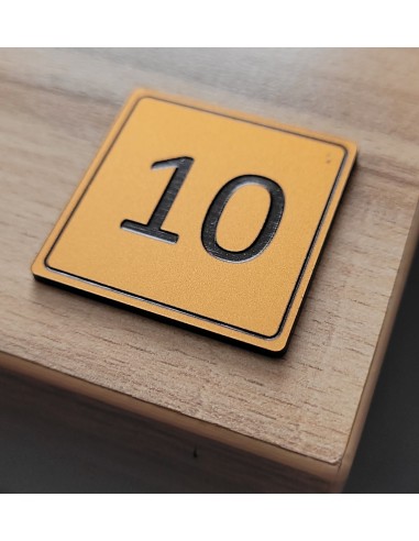 NUMERO DE TABLE CARRÉ BRONZE GRAVURE...